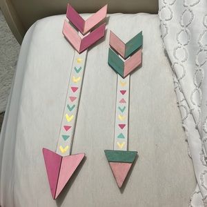 2 Peice girls room decor